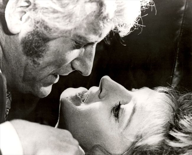 Alfred Hitchcock530_MCDFREN_EC001_H