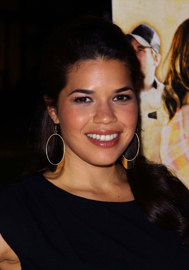 America Ferrera853_18099350