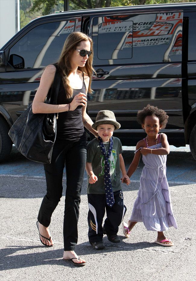 Angelina Jolie1063_aflo_2009100610333953