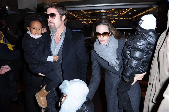Angelina Jolie1069_aflo_2010010510202178