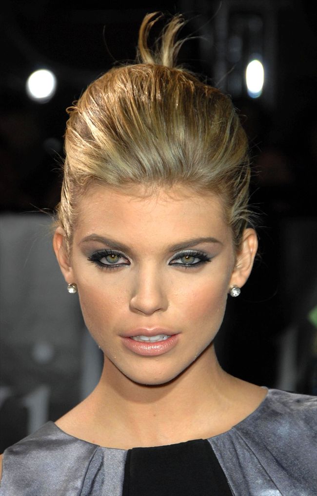 AnnaLynne McCord1530_0817NVI_DX026_H