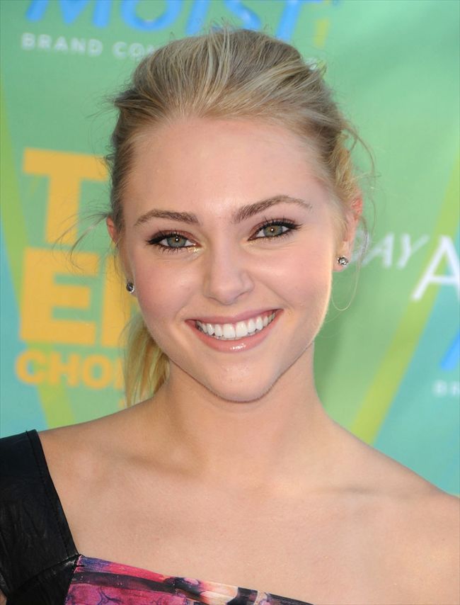 Annasophia Robb1608_1107G04_DX016_H