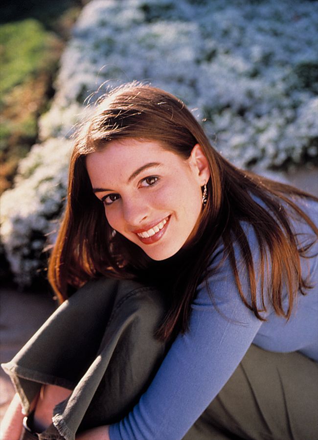 Anne Hathaway1646_GET REAL