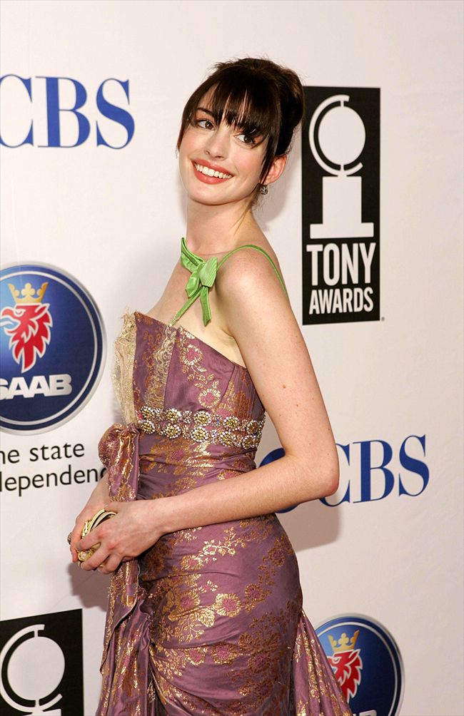 Anne Hathaway1652_0505JNA_GY170_h