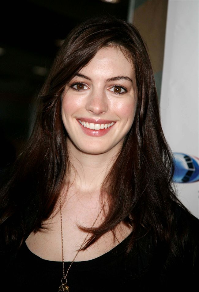 Anne Hathaway1674_ANNE HATHAWAY16