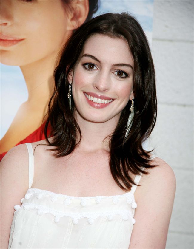 Anne Hathaway1684_ANNE HATHAWAY25
