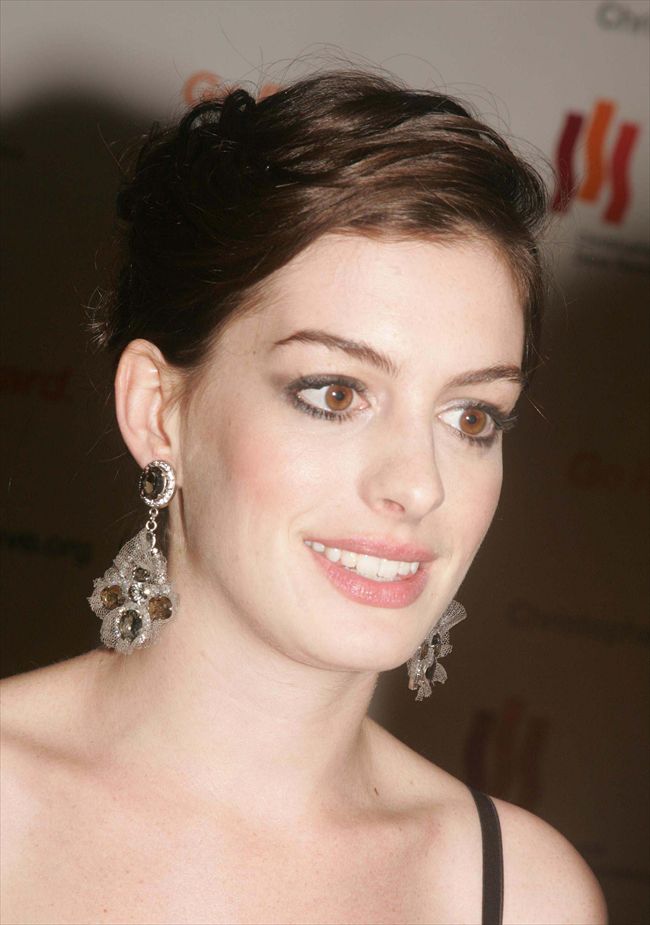 Anne Hathaway1688_ANNE HATHAWAY29