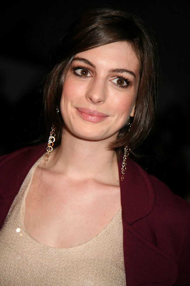 Anne Hathaway1694_ANNE HATHAWAY34