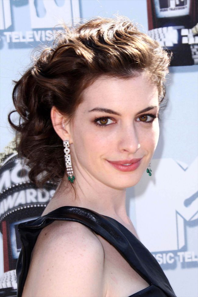 Anne Hathaway1701_Anne Hathaway41