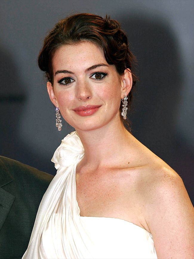 Anne Hathaway1719_ANNE HATHAWAY6