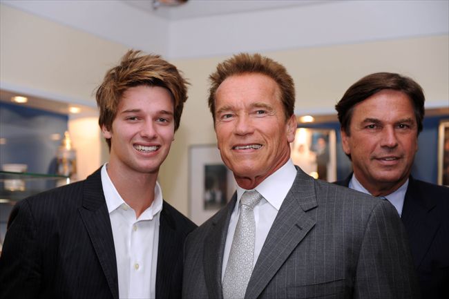 Arnold Schwarzenegger1903_20111007_sha_p36_404