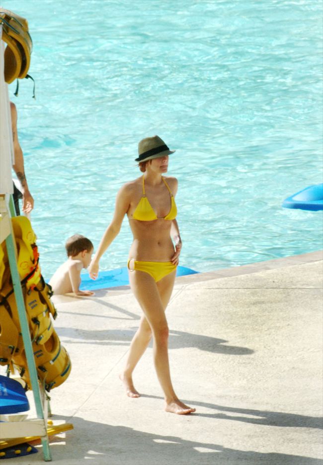 Ashlee Simpson1920_aflo_2008031410260365