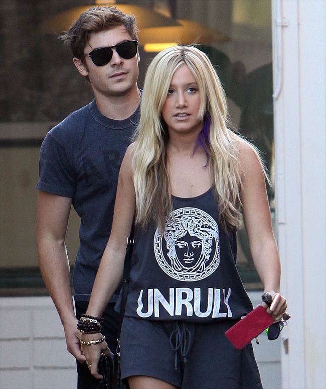 Ashley Tisdale2136_aflo_2009110312263959