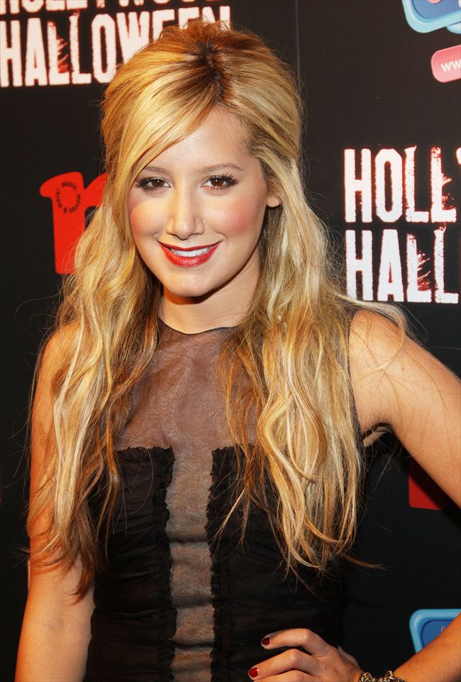 Ashley Tisdale2148_0911NVA_KM016_H
