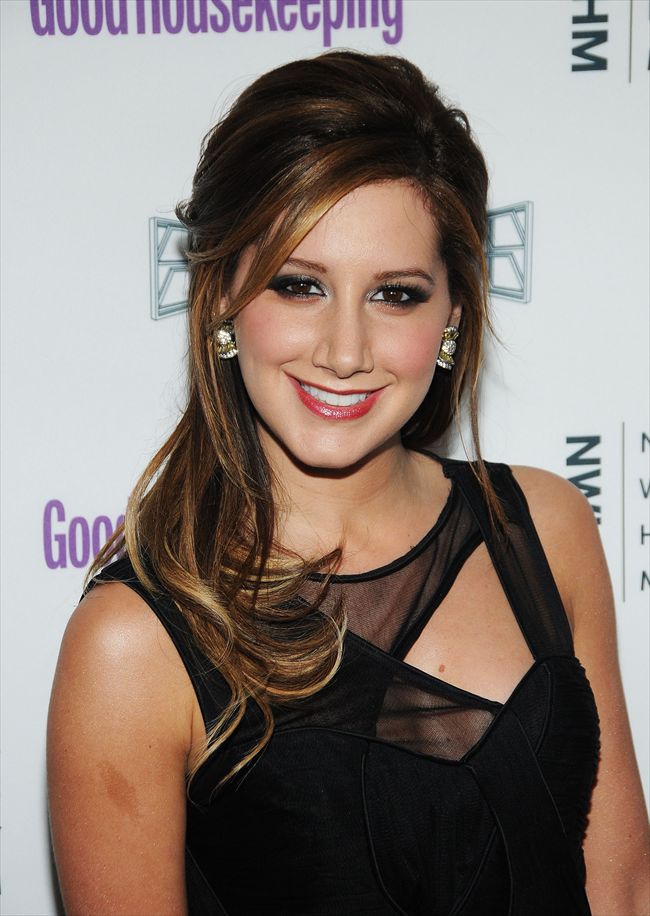 Ashley Tisdale2164_1112A08_NZ024_H