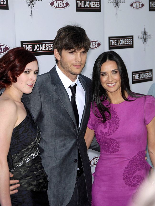 Ashton Kutcher2222_1008APC_GM037_H