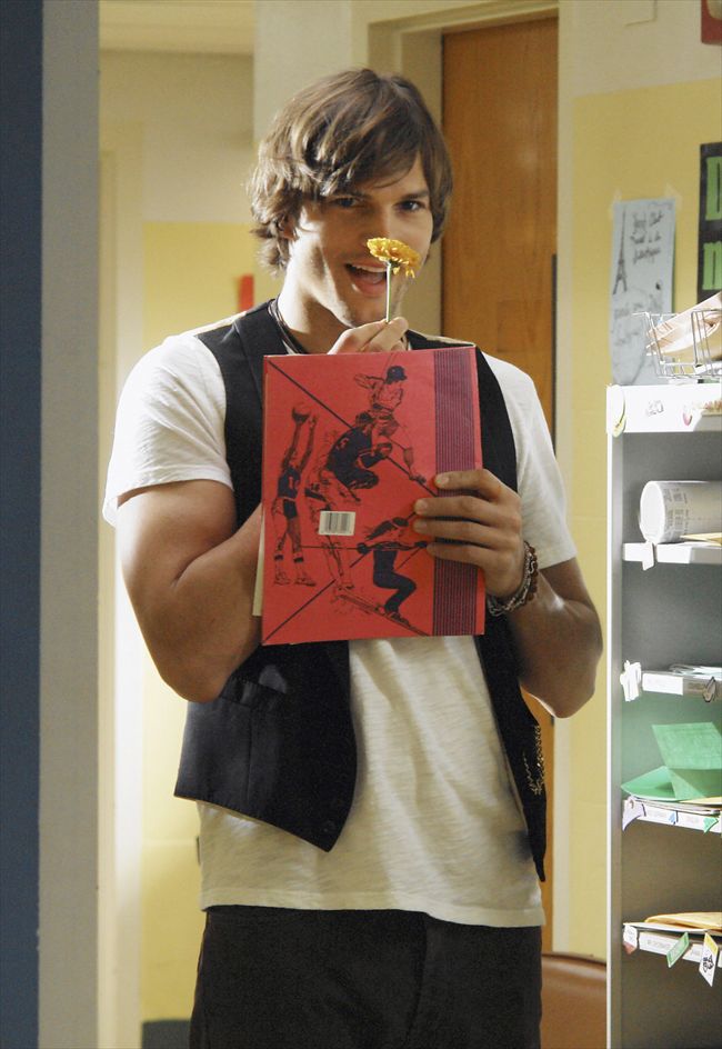 Ashton Kutcher2236_TCDMIGU_EC040_H