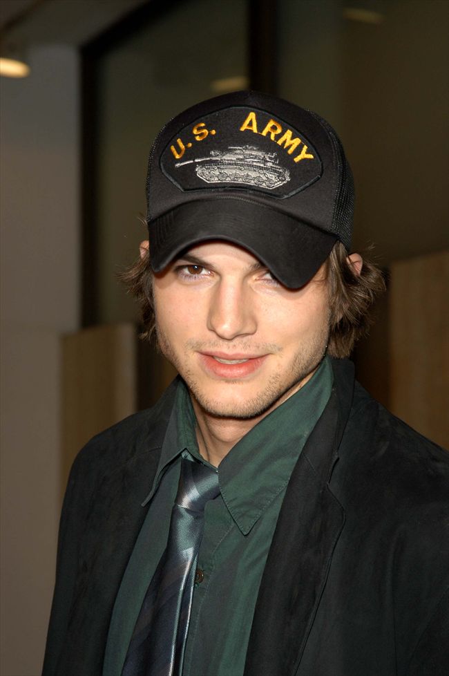 Ashton Kutcher2259_p14729_2_e2_6