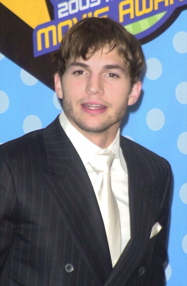 Ashton Kutcher2260_p17177_4_e2_5