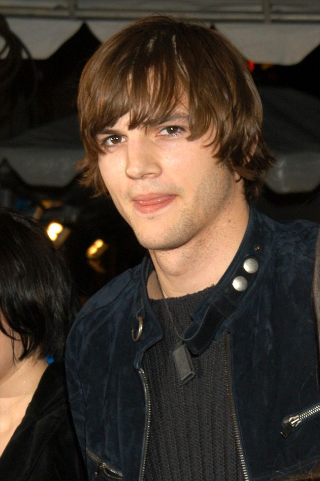 Ashton Kutcher2262_p27390_3_e2_5