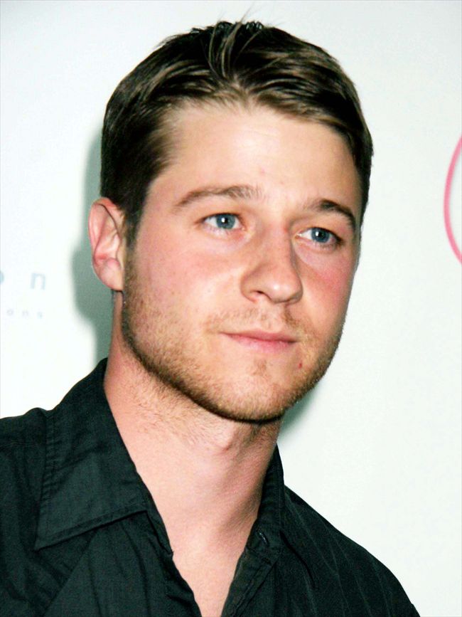 Benjamin Mckenzie2683_BENJAMIN McKENZIE2
