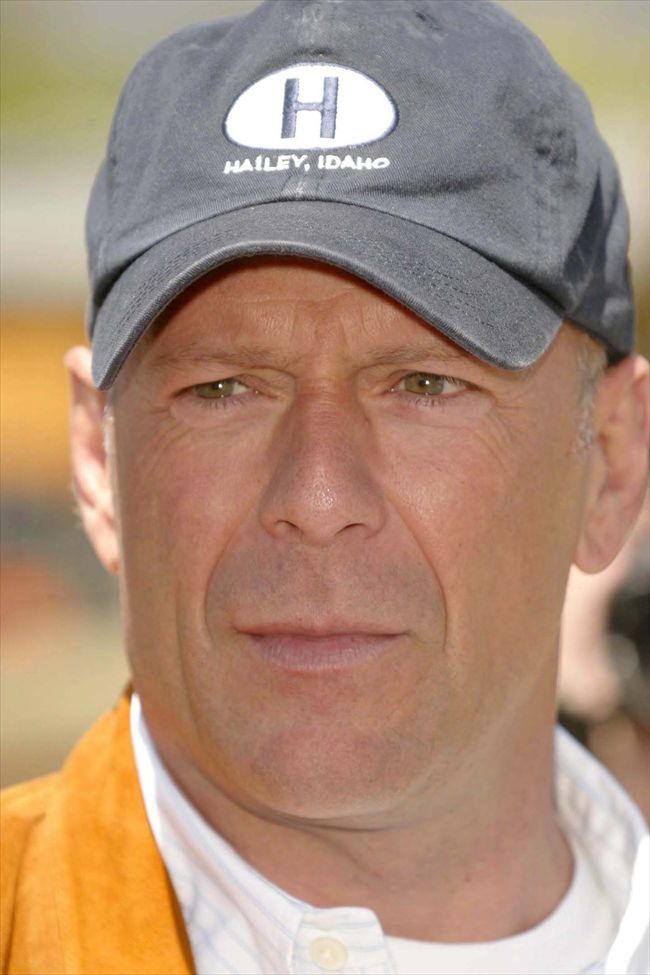 Bruce Willis3904_Bruce Willis・p39662_3_e2_5