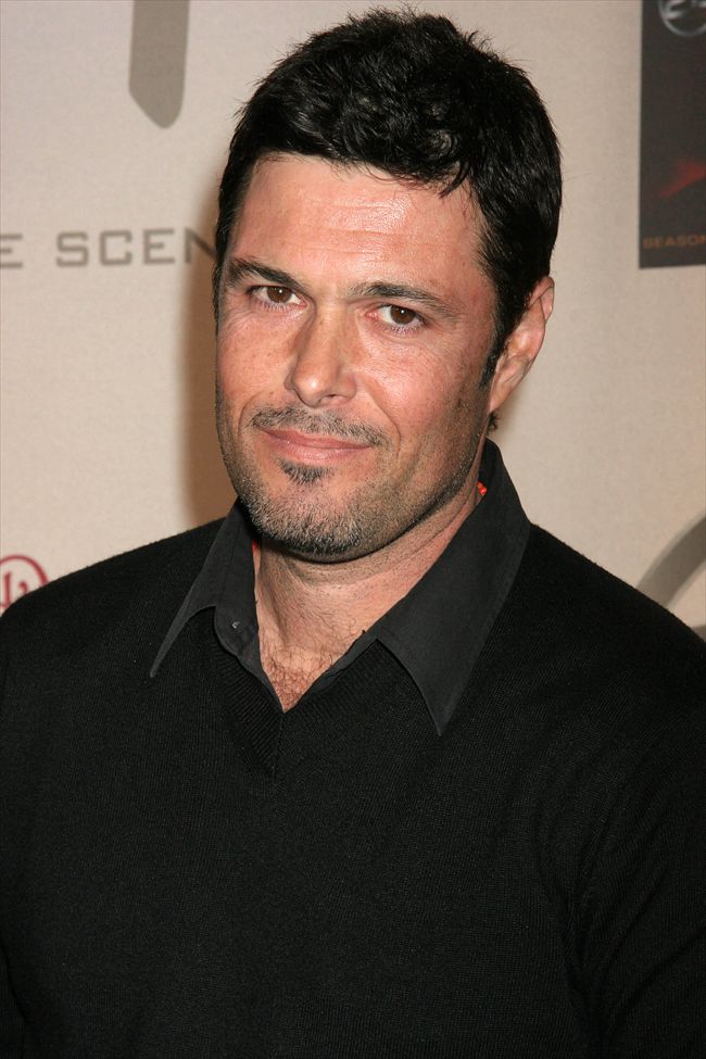 Carlos Bernard4279_CARLOS BERNARD3