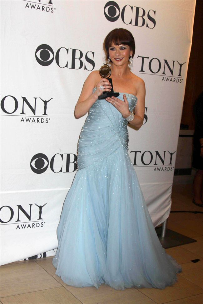Catherine Zeta Jones4455_1