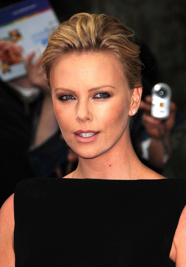 Charlize Theron4718_CHARLIZE THERON32