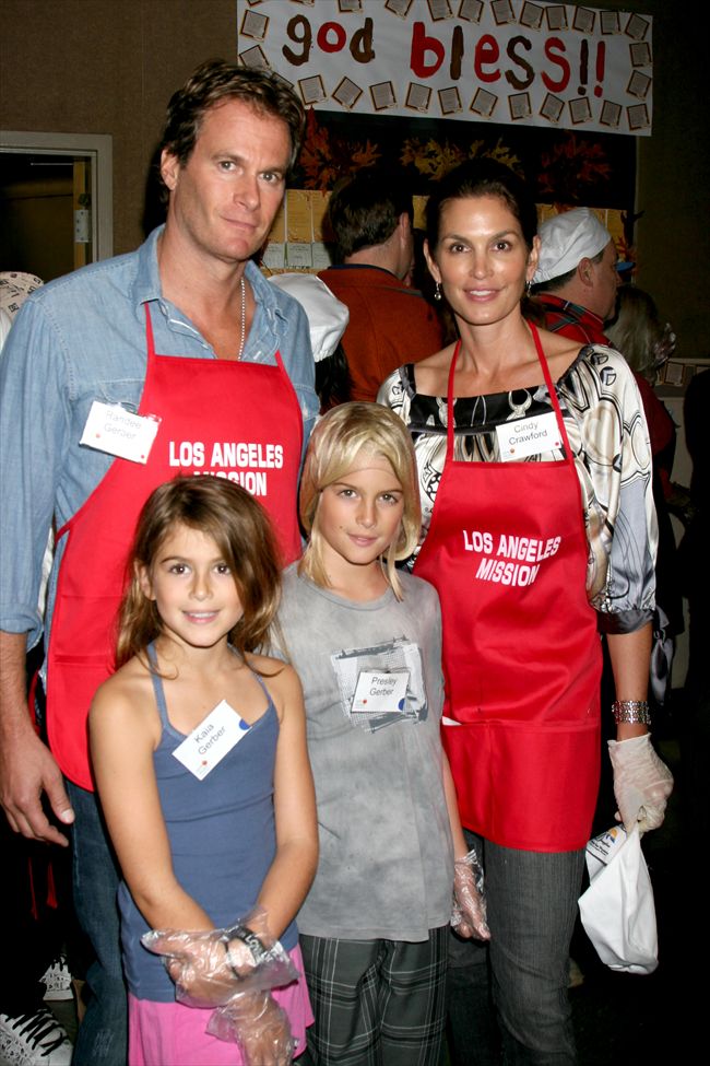 Cindy Crawford5486_aflo_2008112711572763