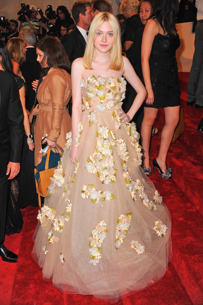 Dakota Fanning5940_1102M05_XX113_H