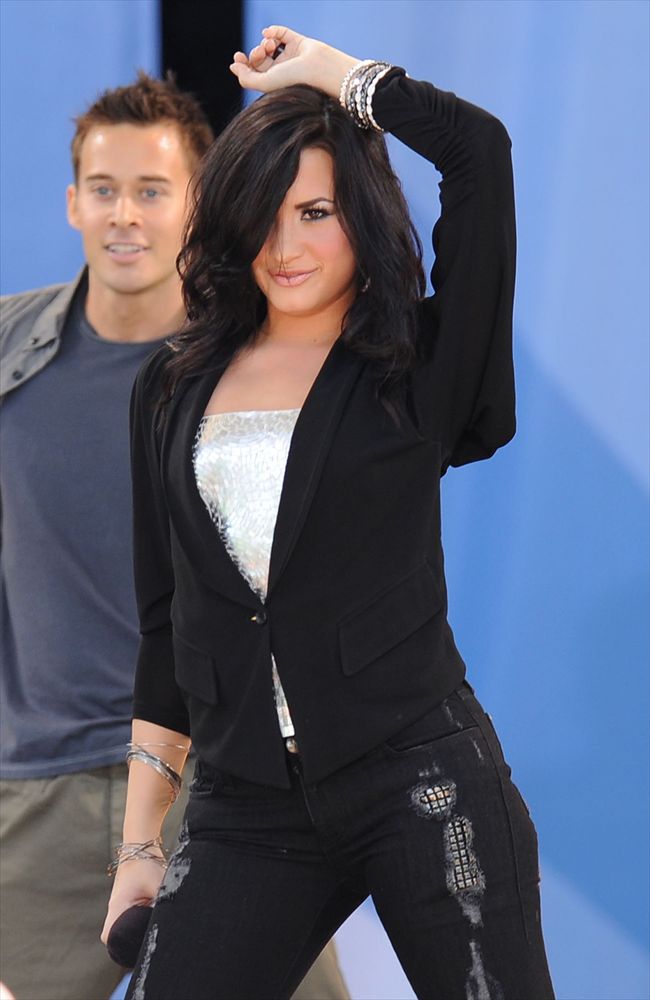 Demi Lovato6422_1021MYC_KH060_H