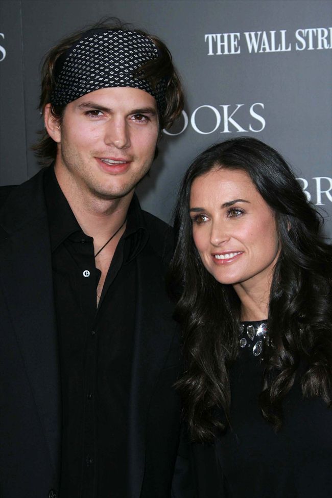 Demi Moore6508_Ashton Kutcher and Demi Moore10