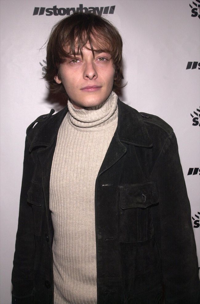 Edward Furlong7098_p13953_1_e2_6