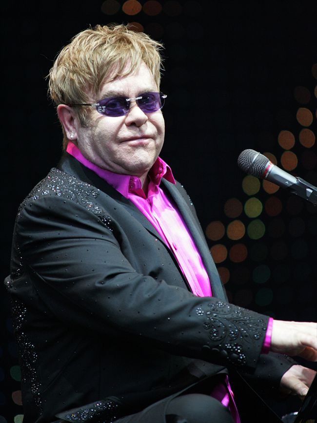 Elton John7409_20120609_zaf_ny9_009
