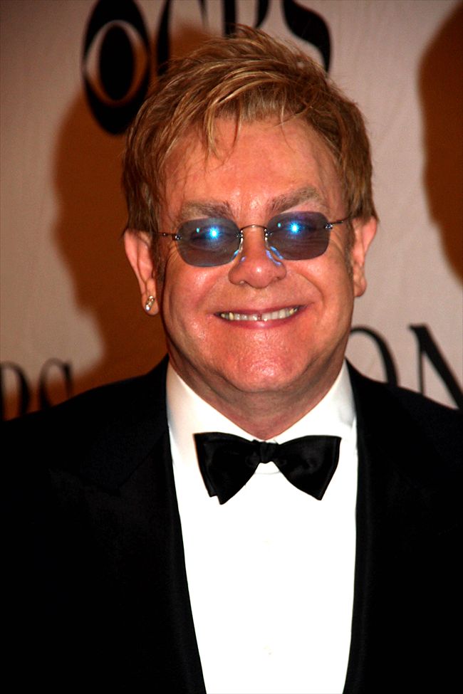 Elton John7410_64413694