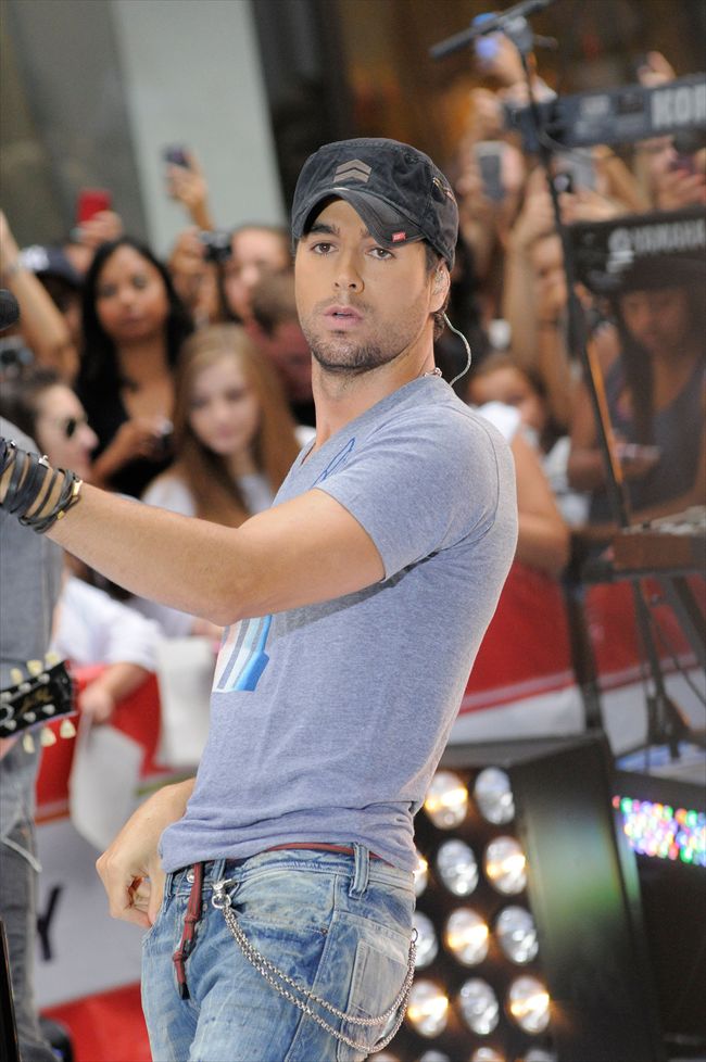 Enrique Iglesias7757_1119G06_ZQ011_H