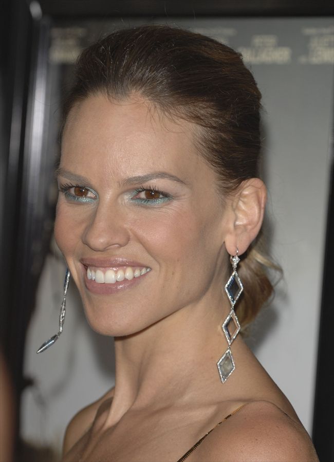 Hilary Swank9868_1005O03_UH009_H