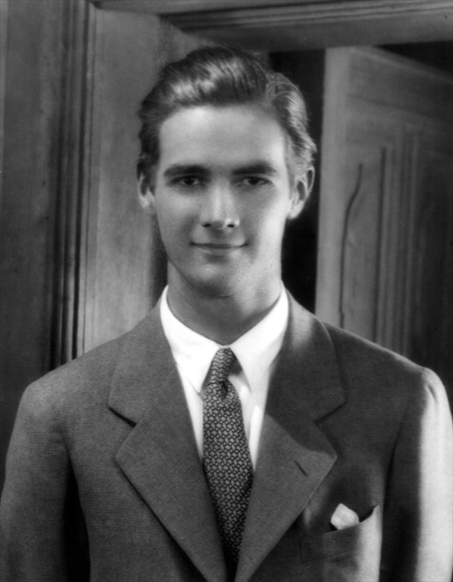 Howard Hughes9894_Howard Hughes
