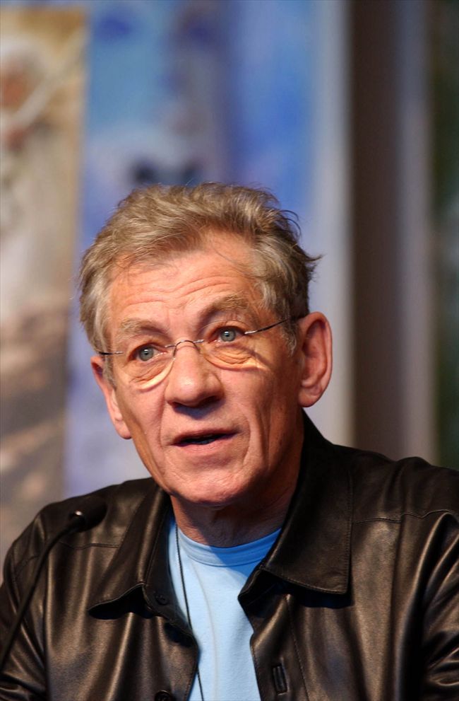 Ian McKellen10022_p26212_2_e2_5