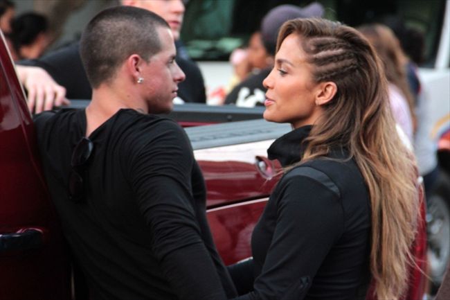 Jennifer Lopez11314_20120624_zaf_u78_044