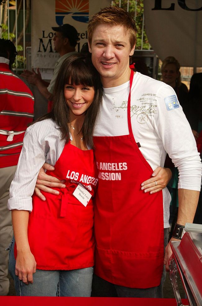 Jennifer Love Hewitt11462_Jennifer Love Hewitt and Jeremy Renner