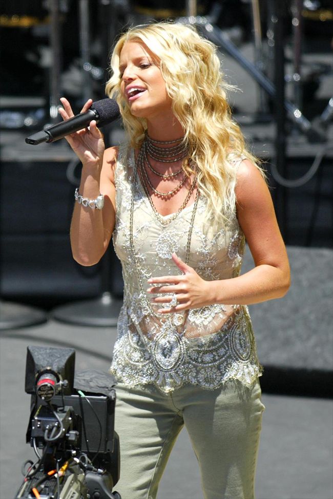 Jessica Simpson12069_p39301_3_e2_5