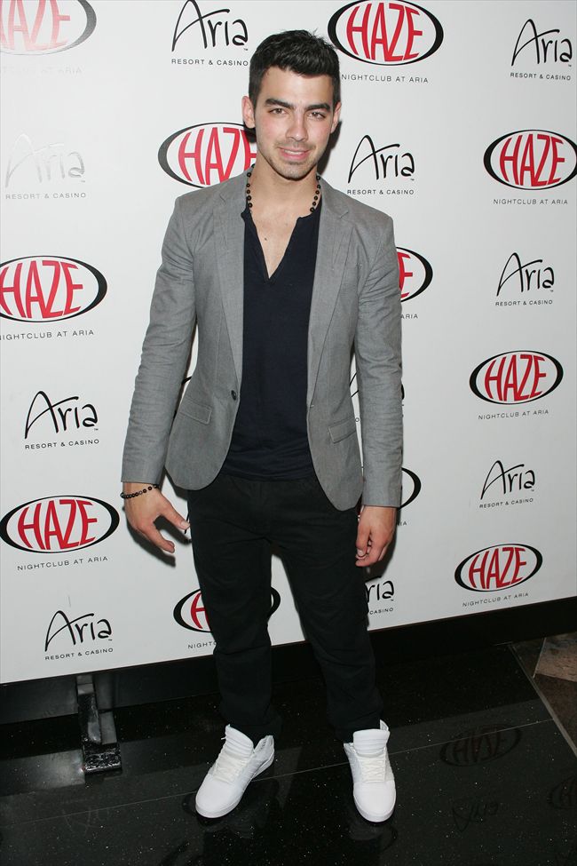 Joe Jonas12287_1113G10_JO009_H
