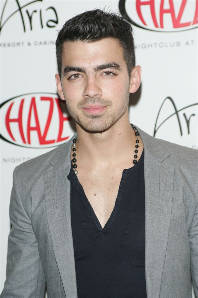 Joe Jonas12286_1113G10_JO005_H