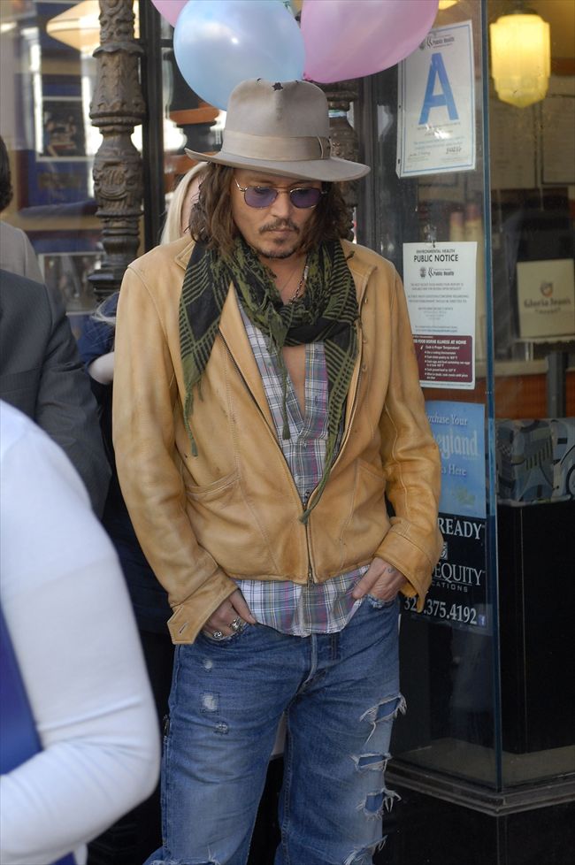 Johnny Depp12551_1101A01_GM014_H