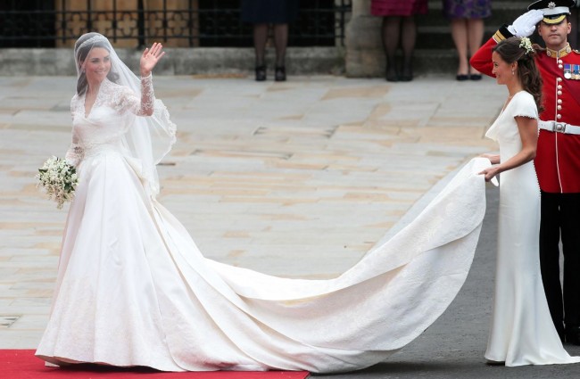 Kate Middleton13850_20110429_zaf_u99_174