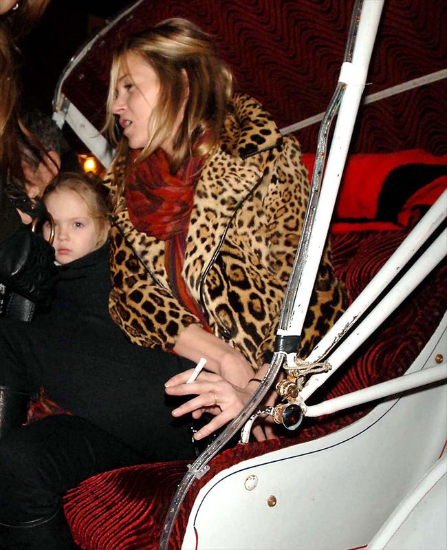 Kate Moss13933_Kate Moss and Daughter Lila Grace2