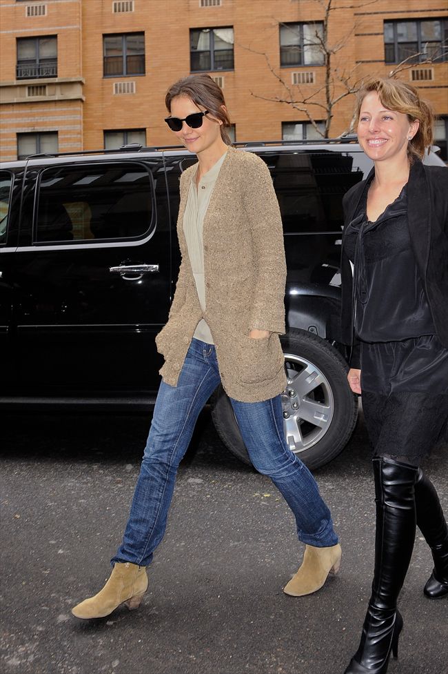 Katie Holmes14186_1113A03_TY001_H