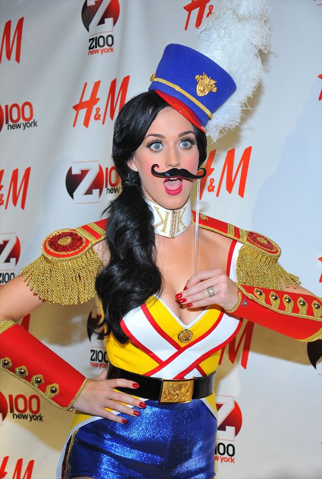 Katy Perry14271_1010D01_XX089_H